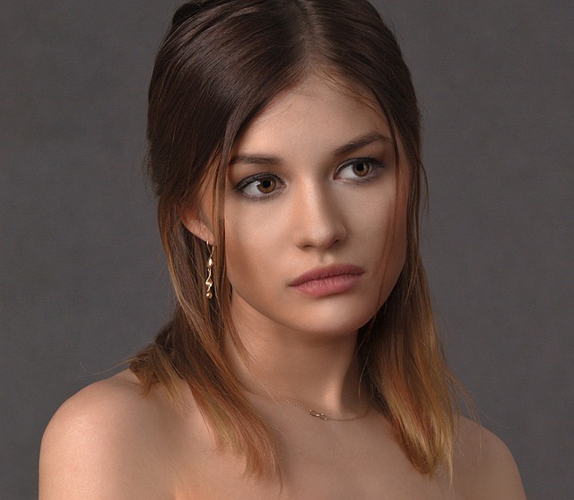 smutná plavovláska